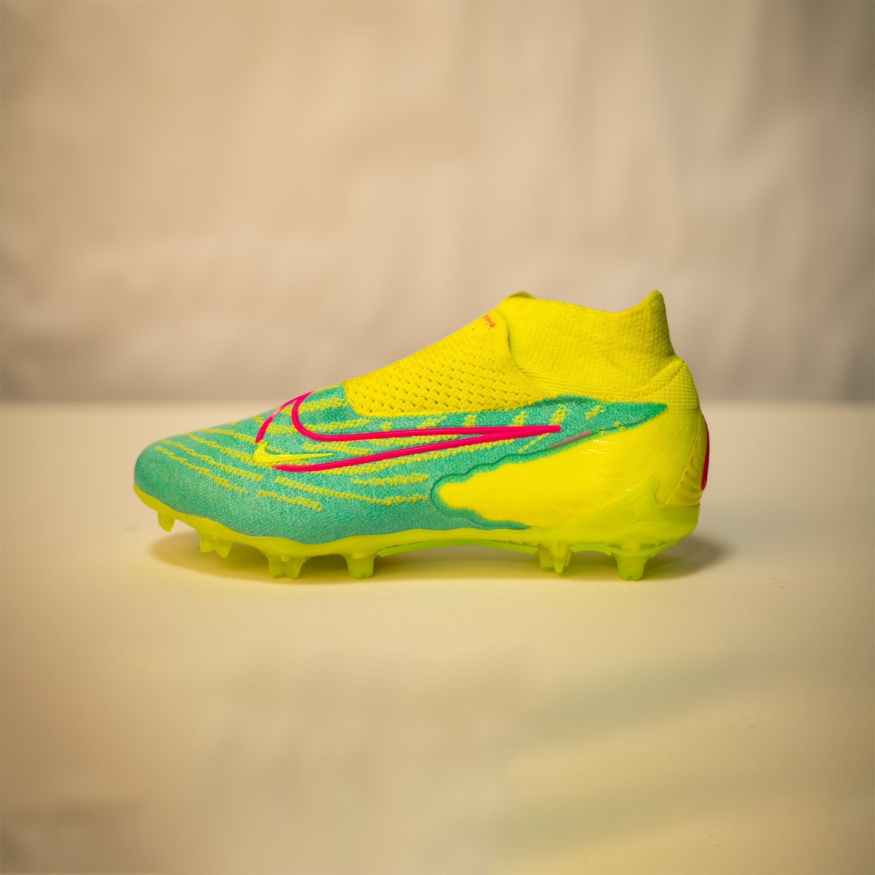 Nike Predator Ghost Lace