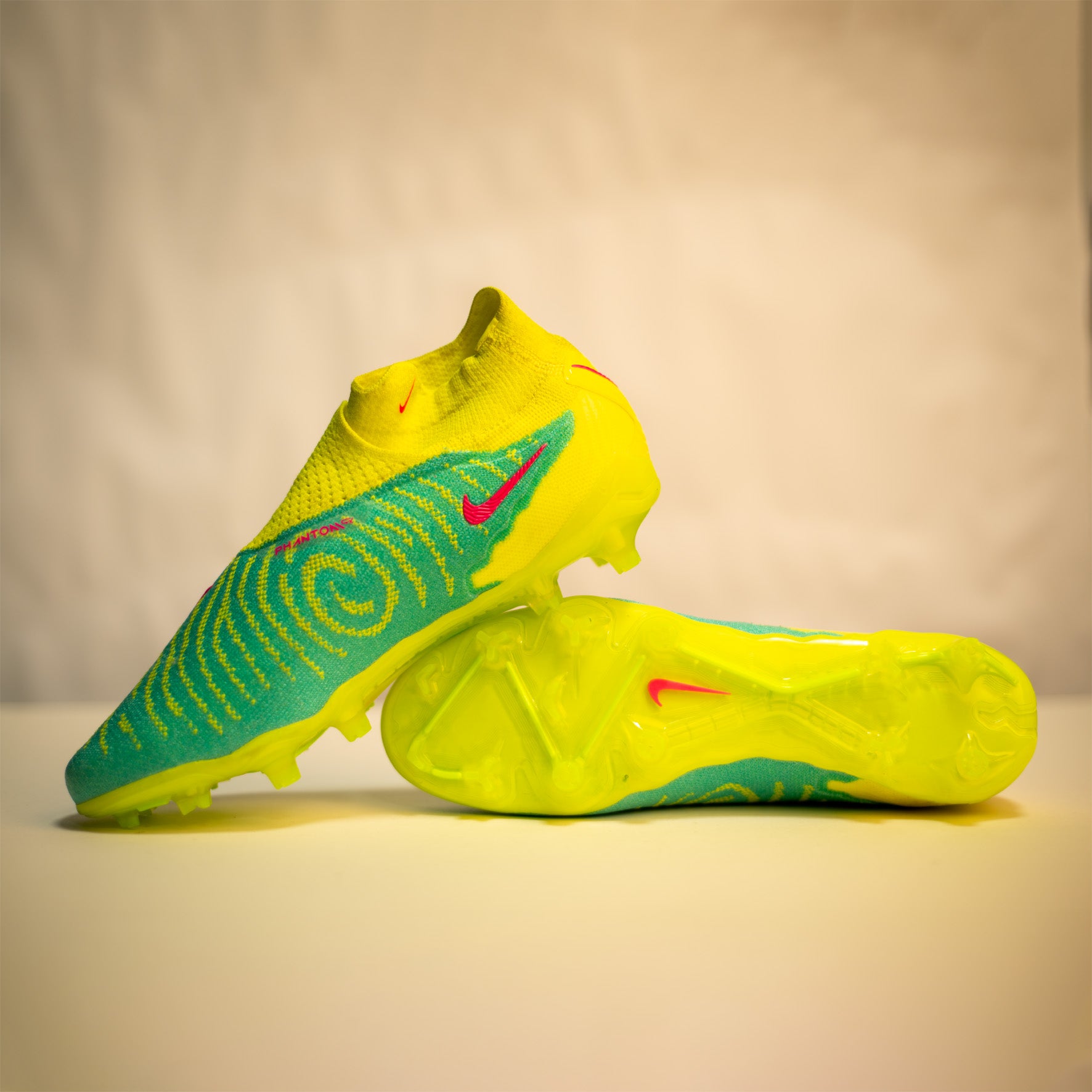 Nike Predator Ghost Lace